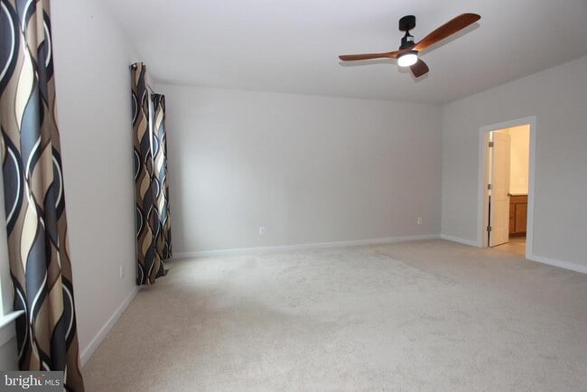 Building Photo - 43808 Middleway Ter