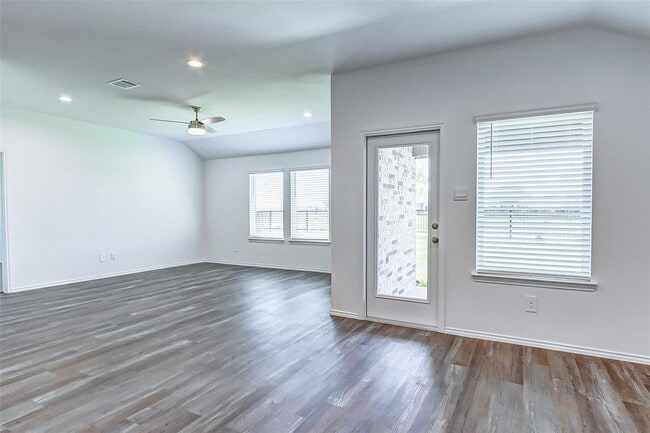 Building Photo - 4953 Almond Ter Dr