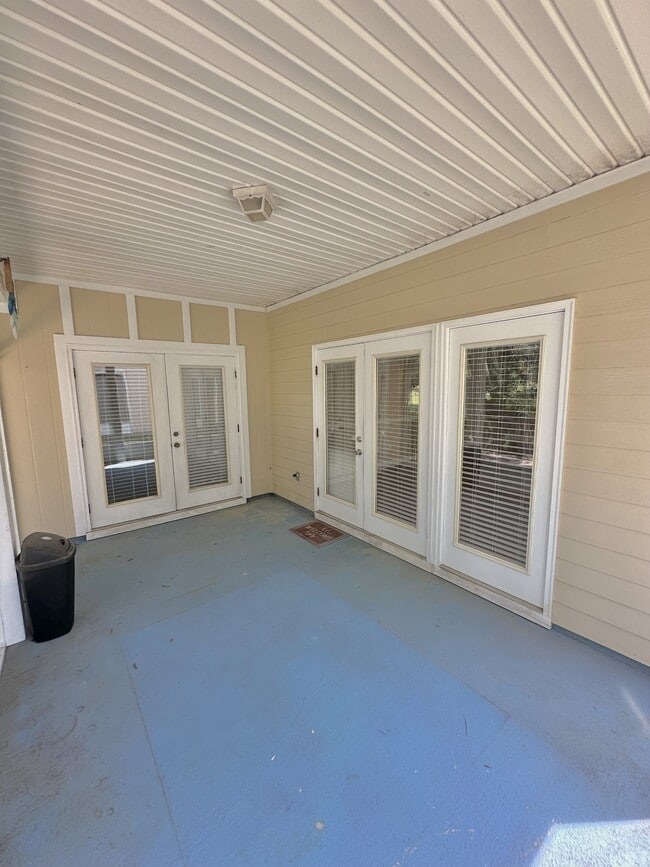 Building Photo - 2627 Spring Creek Hwy