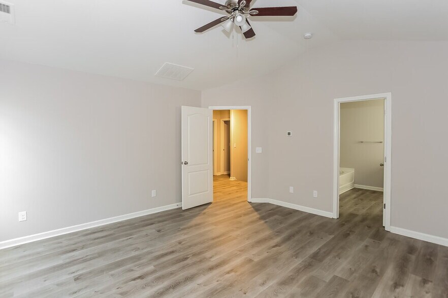 Building Photo - 9627 Weikert Rd