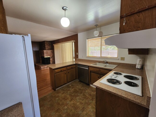 Building Photo - 2912 Notre Dame Dr