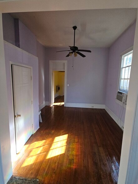 Building Photo - 2922 Dumaine St