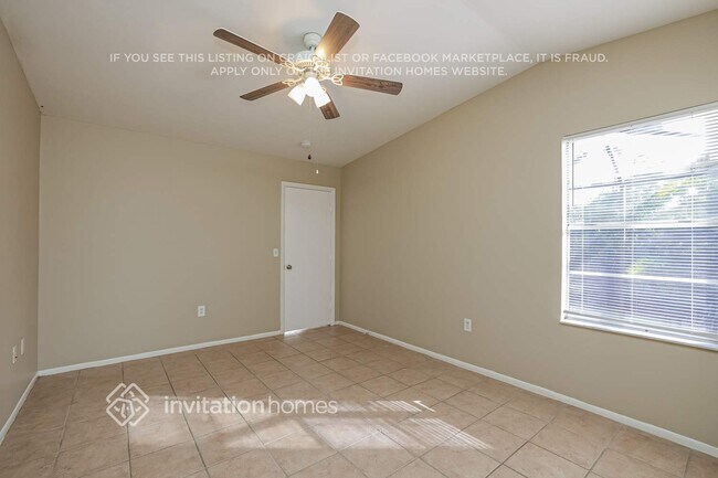 Building Photo - 8012 Cypress Dr N