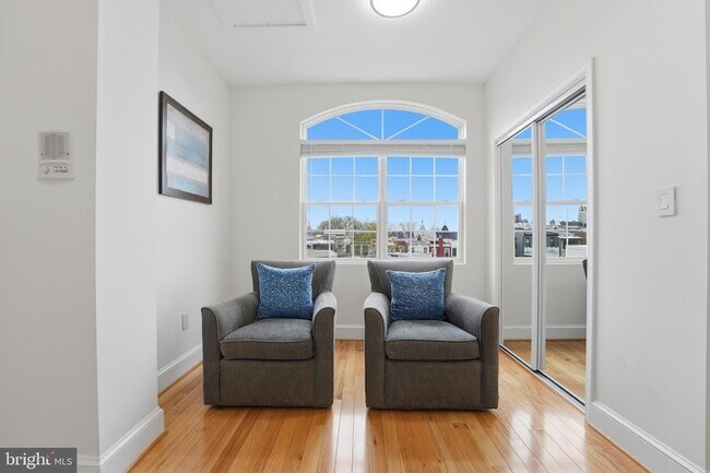 Building Photo - 56 Adams St NW