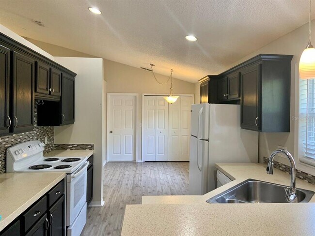 Building Photo - 544 Tall Oaks Terrace