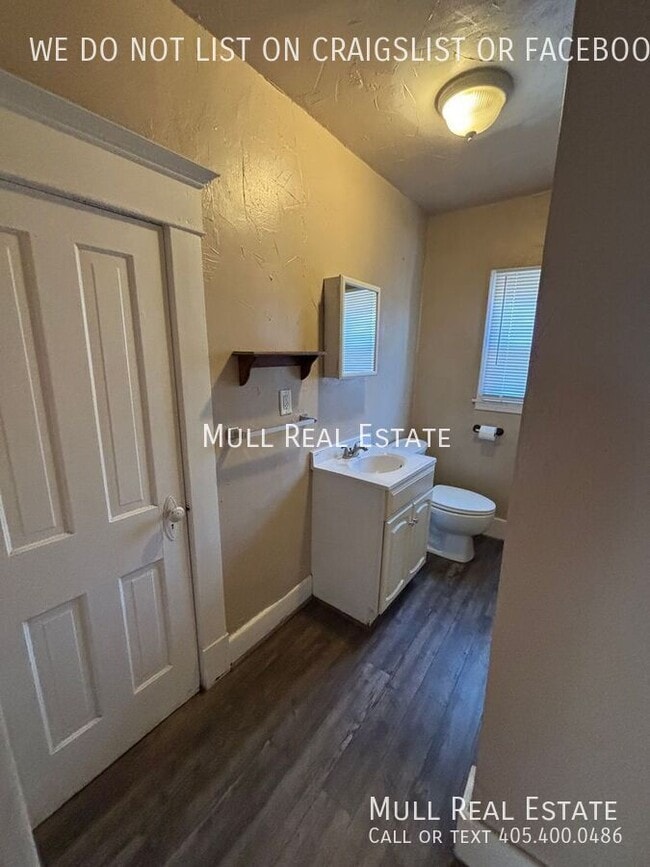 Building Photo - 412 S Evans Ave