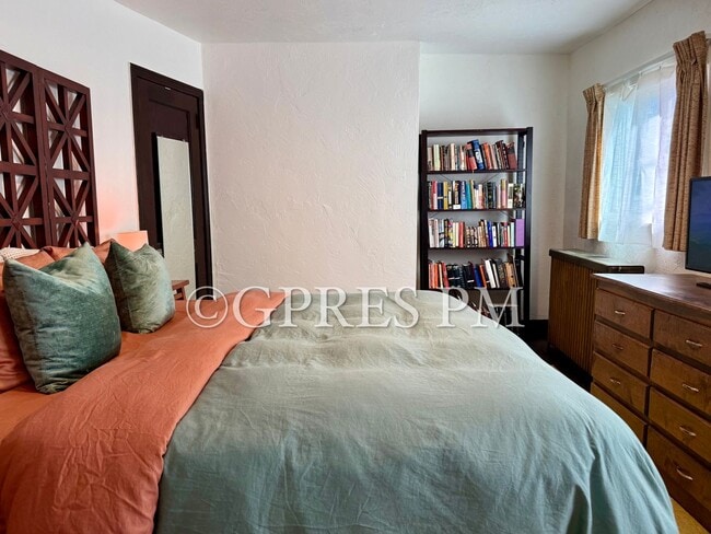 Building Photo - Classic Lawrenceville Row House – Walkable...