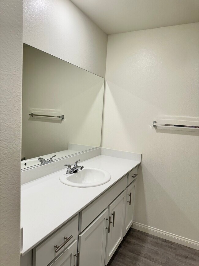 Building Photo - 4732 Peacock Cliffs Ave