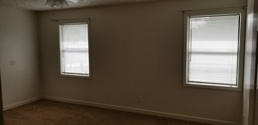 Building Photo - Large 2 bedroom 1 bath unit - upstairs
