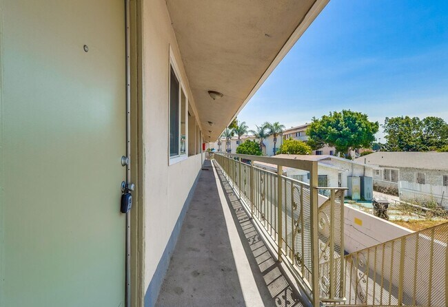 Building Photo - 6117 11th Ave