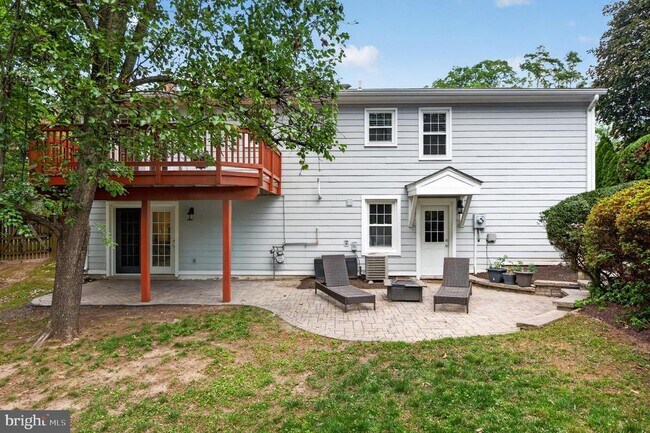 Building Photo - 9801 Meadow Valley Dr