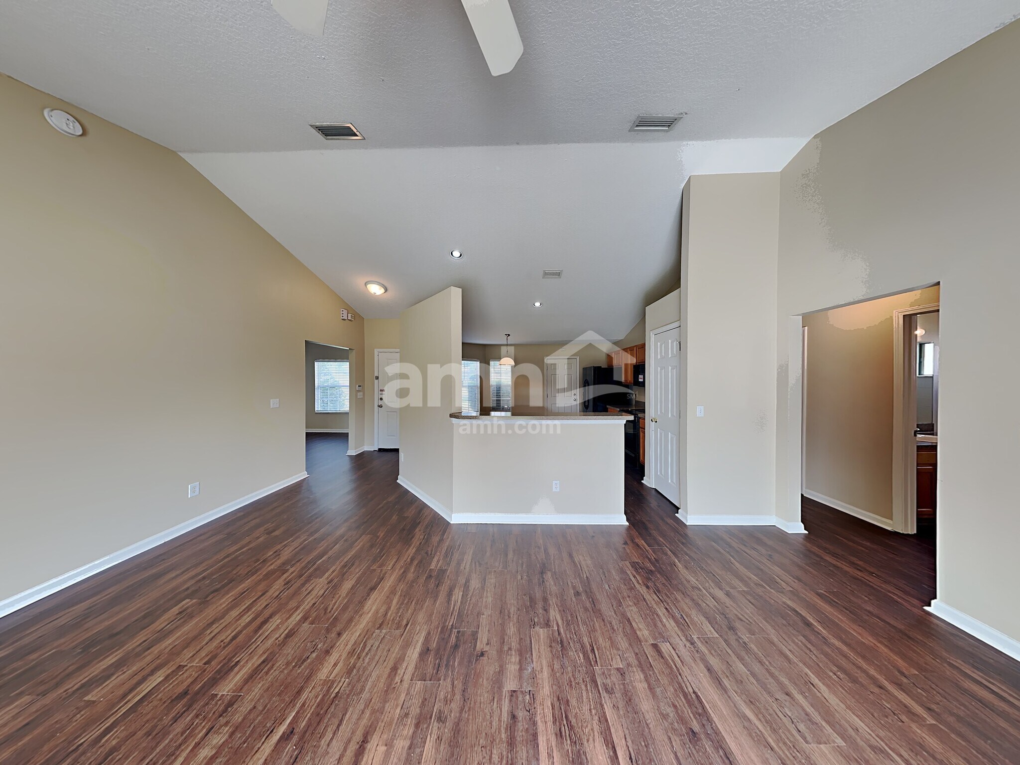 Building Photo - 3206 Chantilly Ct