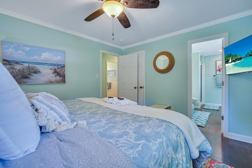master king bed - 1704 Camellia Rd