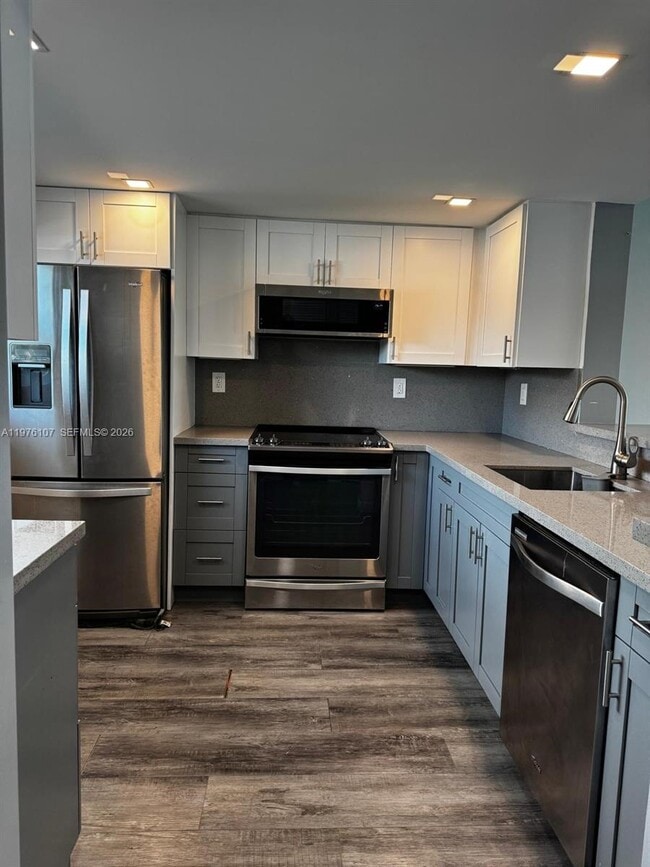 Building Photo - 4000 NE 170th St