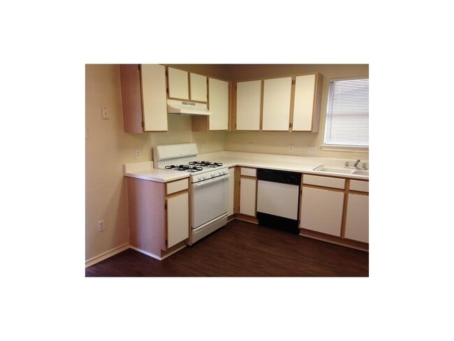 Building Photo - 1502 Carriage Hills Trail