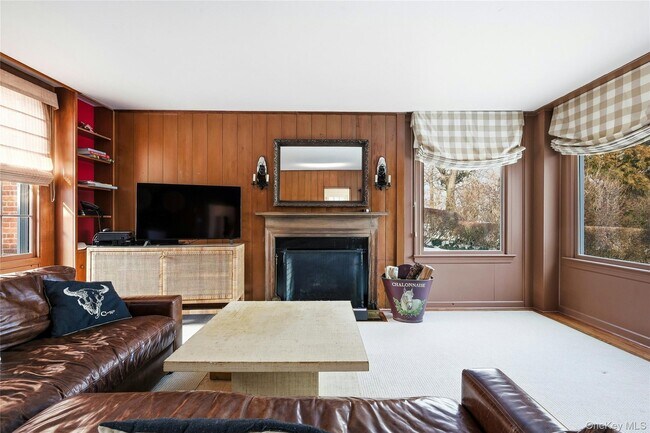 Building Photo - 74 Peacock Ln