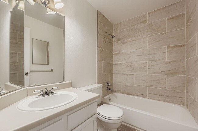 Building Photo - Cozy 1 bedroom condo with 1 bath