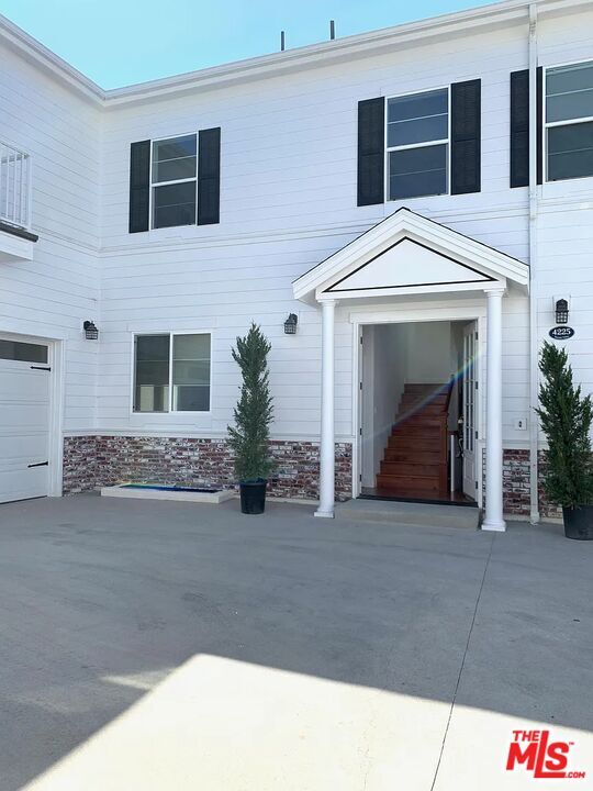 Building Photo - 4225 Ince Blvd