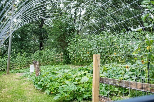 Building Photo - 728 S McCollum Dr