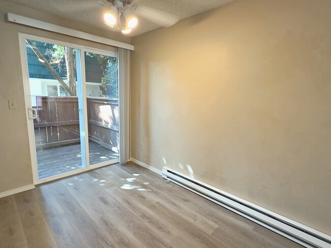 Building Photo - 3610 S Kelly Ave