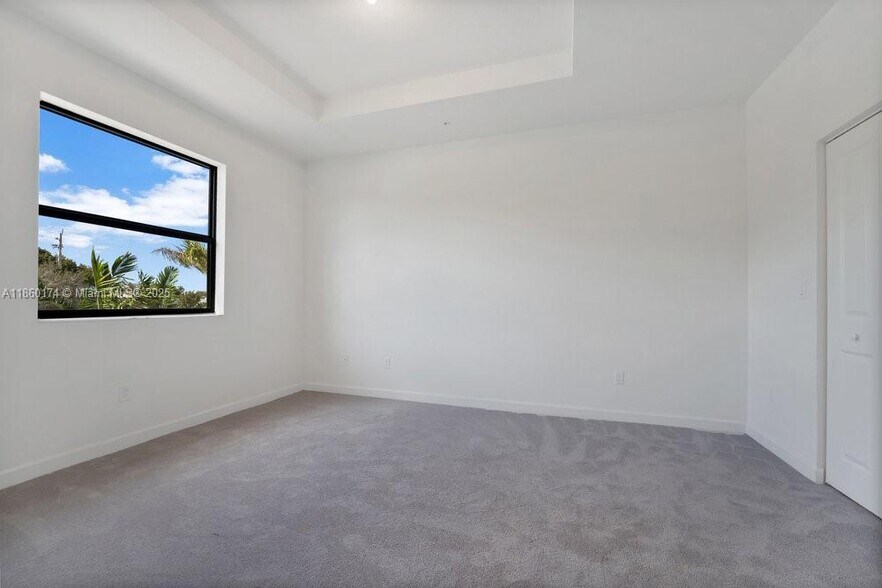 Building Photo - 250 SW 159th Ln