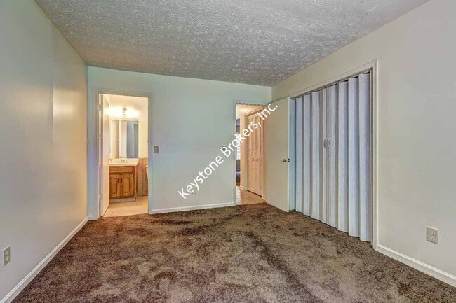 Building Photo - 2492 Whitehead Pl Dr