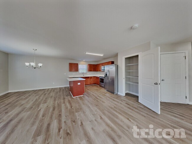 Building Photo - 312 Sequoia Dr