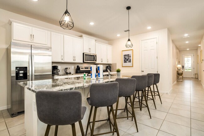 Building Photo - 1566 Mermaid Cv Wy