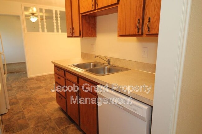 Building Photo - 965 Berryman Rd