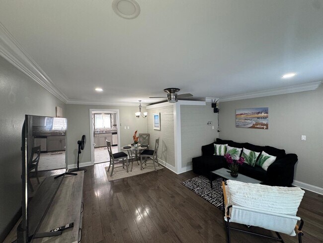 Building Photo - 4736 Walden Pond Dr
