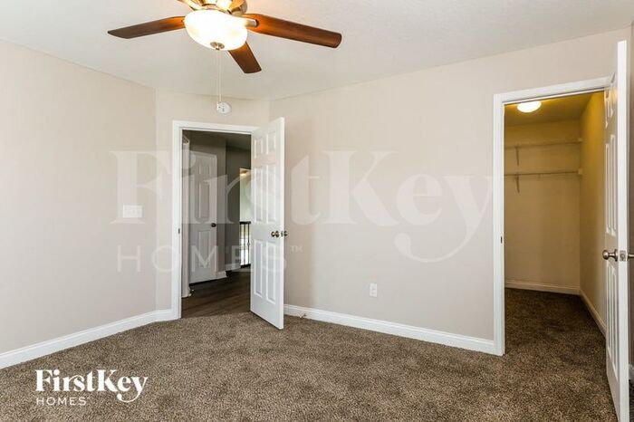 Building Photo - 866 Emerald Dr