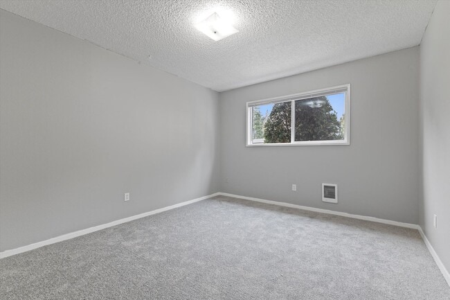 Interior Photo - El-Ti-Kee