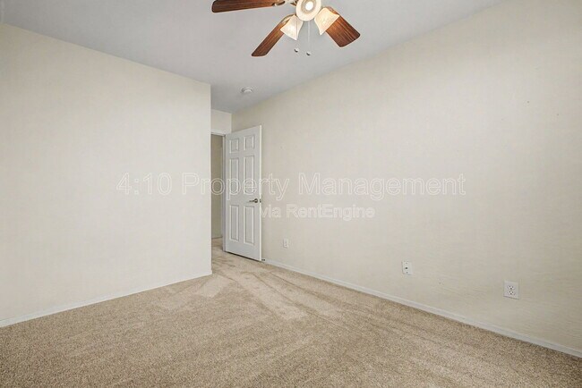 Building Photo - 6508 W Hilton Ave