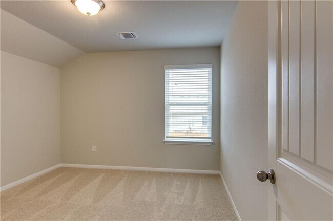 Building Photo - 6916 Ranchito Dr