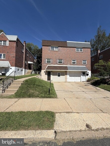 Building Photo - 7247 Valley Ave