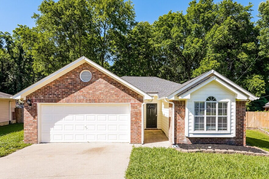 Primary Photo - 416 Barkley Ct