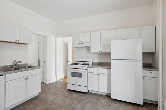 Building Photo - 1811 E 28th St