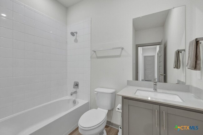 Building Photo - 1312 Plymouth St