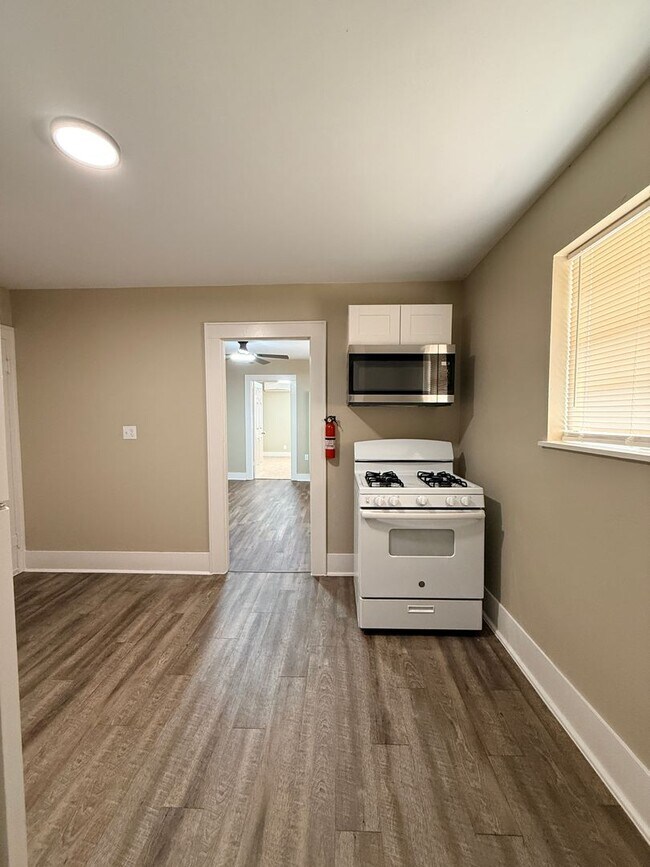 Building Photo - 1710 Fillmore St