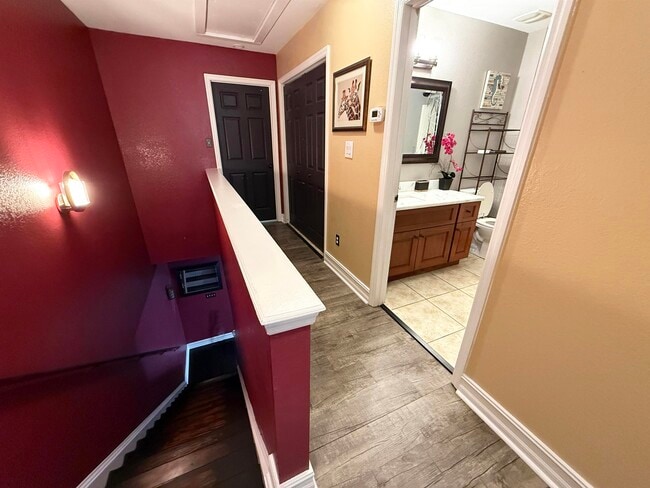 Building Photo - 1508 Crescent Hills Dr