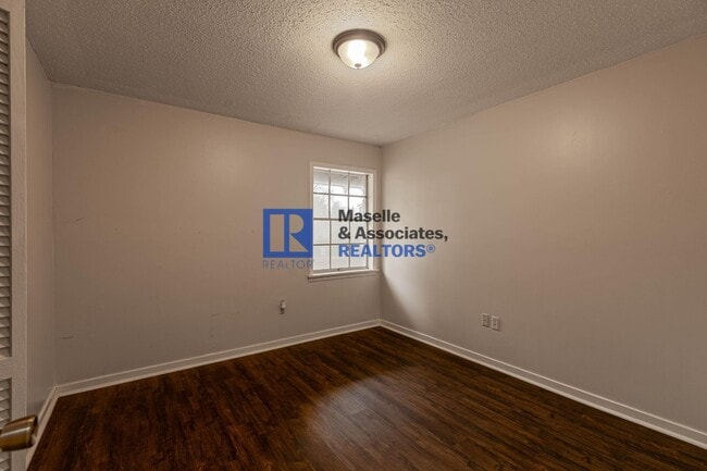 Building Photo - 3 Bed/2 Bath Home in the Heart of Pearl