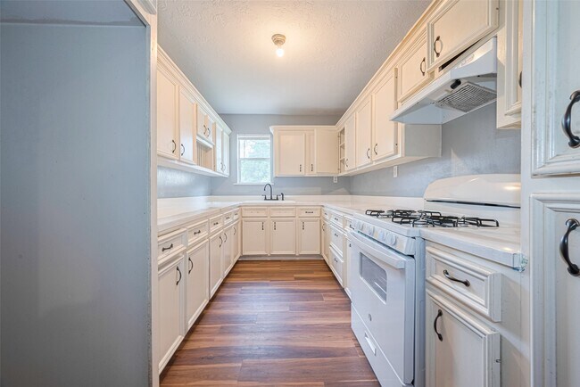 Building Photo - 6527 Kernel St