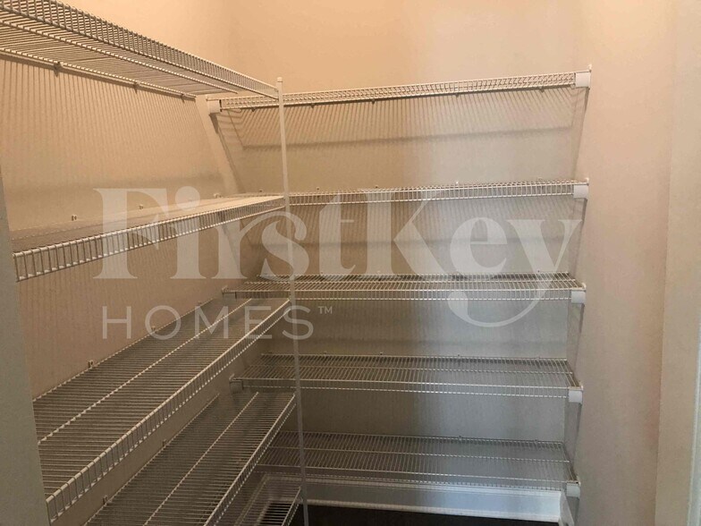 Building Photo - 84 Waterpine Dr
