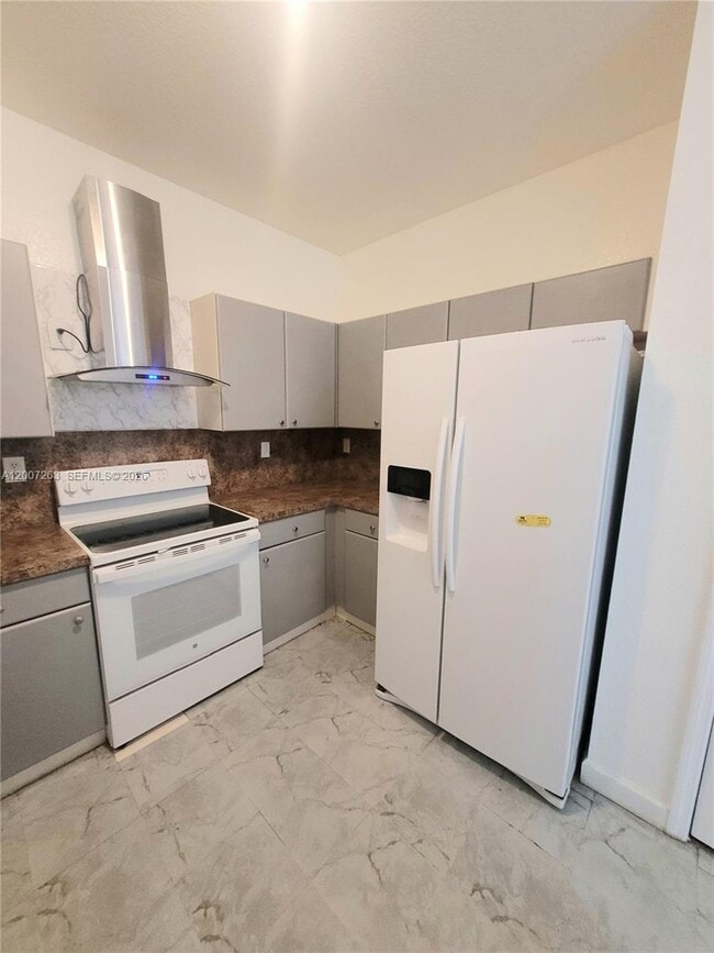 Building Photo - 4331 SW 160th Ave