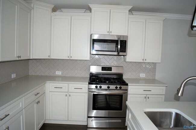 Building Photo - 104 Kinglet Wy