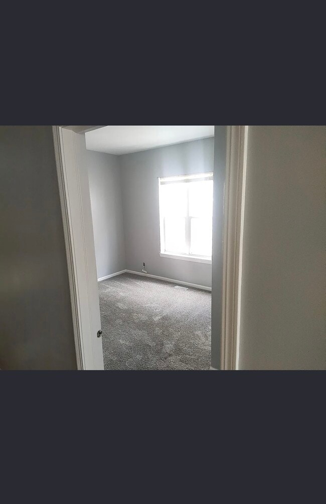 Building Photo - 1900 N Laramie Ave