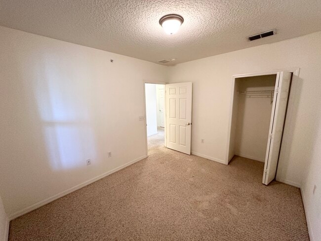 Building Photo - 900 Canopy Walk Ln