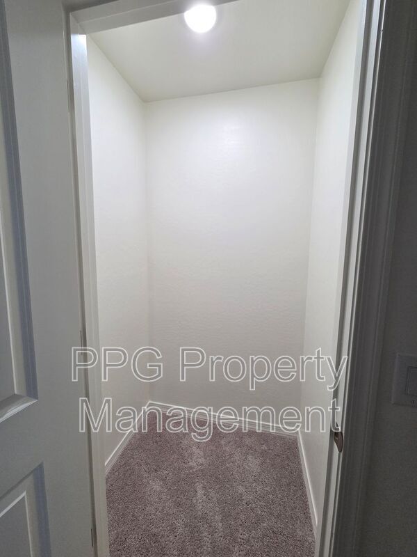 Building Photo - 20124 W Palo Verde Dr