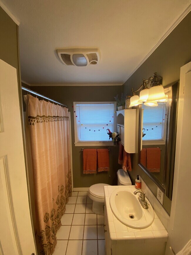 Building Photo - Pre-leasing June 1st! Tech Terrace!