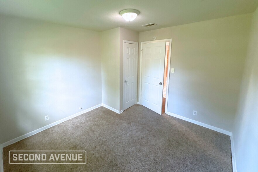 Building Photo - 10310 Buffum St